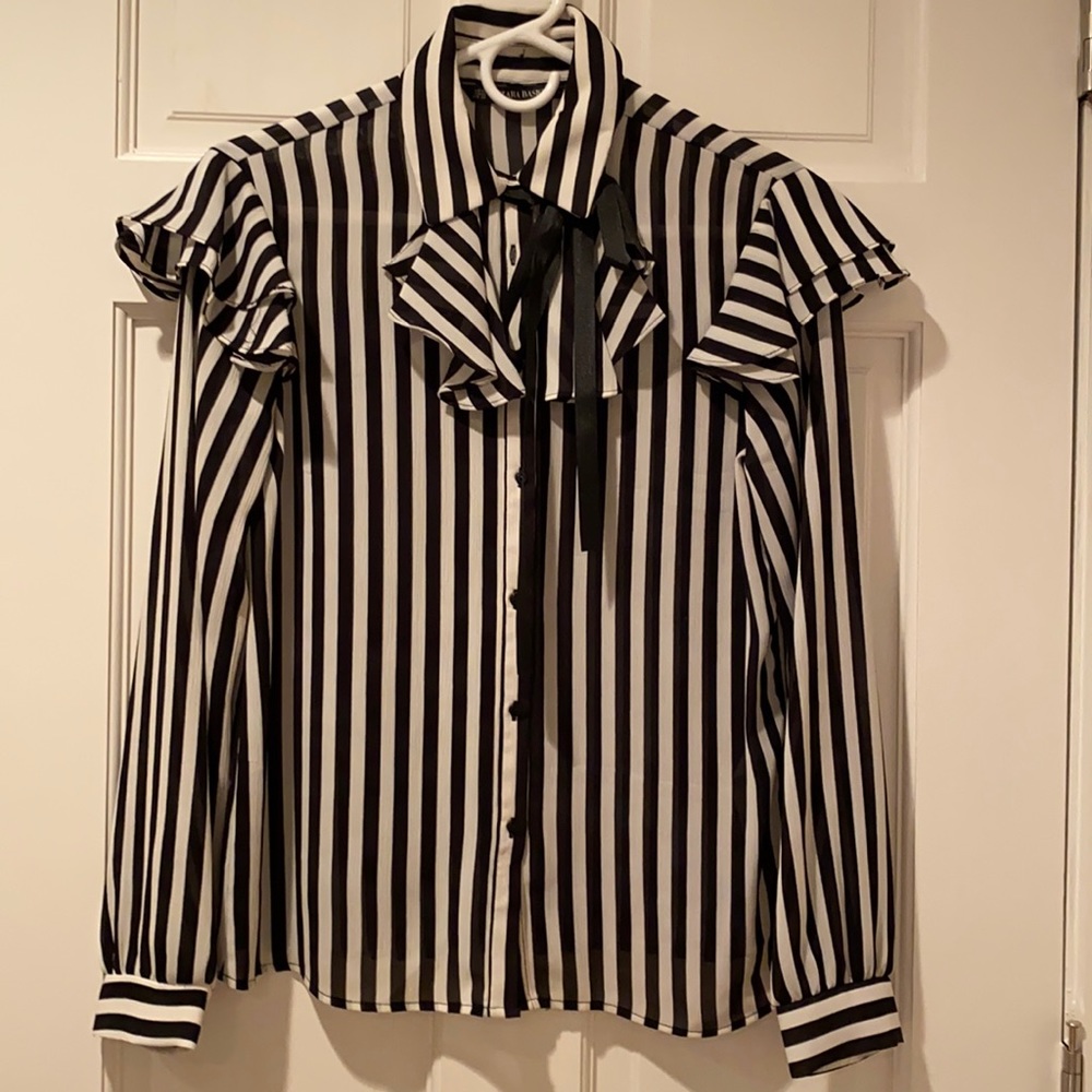 Zara ruffle blouse